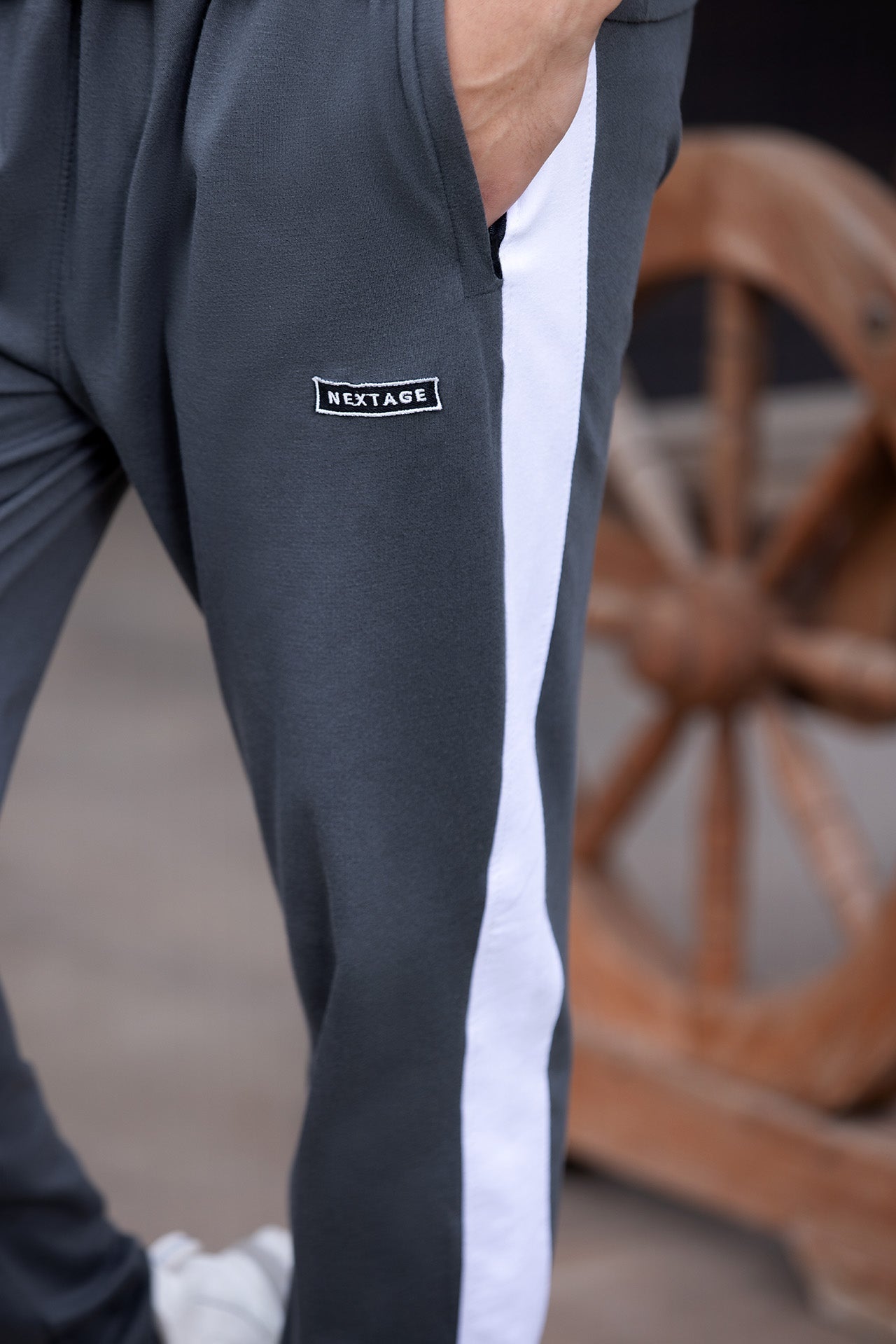 Invisible Zip Detail Grey Trouser